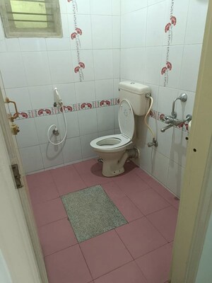 Bathroom in 1 BHK Builder Floor at Hsr Layout Sector 2 – for Rent