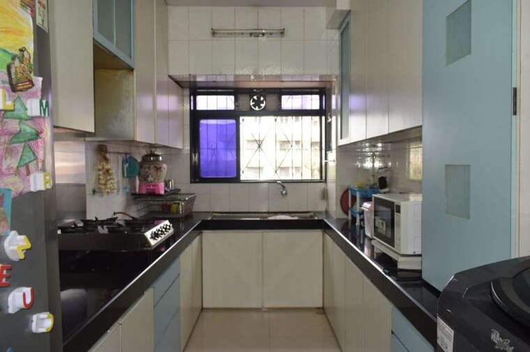 Kitchen, lower parel 3 Bedroom 900 Sq.Ft. Apartment In Lower Parel Mumbai 10648986