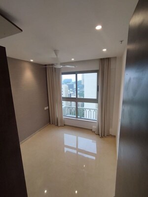 Room in 2 BHK Apartment at Hiranandani Highland, Powai – for Rent