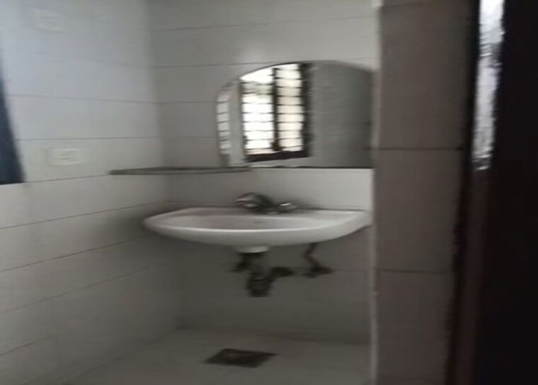 Bathroom, bptp-park-elite-floor-ii 3 Bedroom 1405 Sq.Ft. Apartment In Sector 75 Faridabad 10649065
