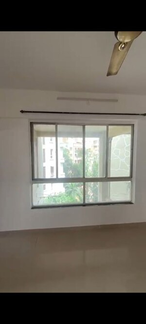 Room in 3 BHK Apartment at Malpani The Crest, Pimple Saudagar – for Rent