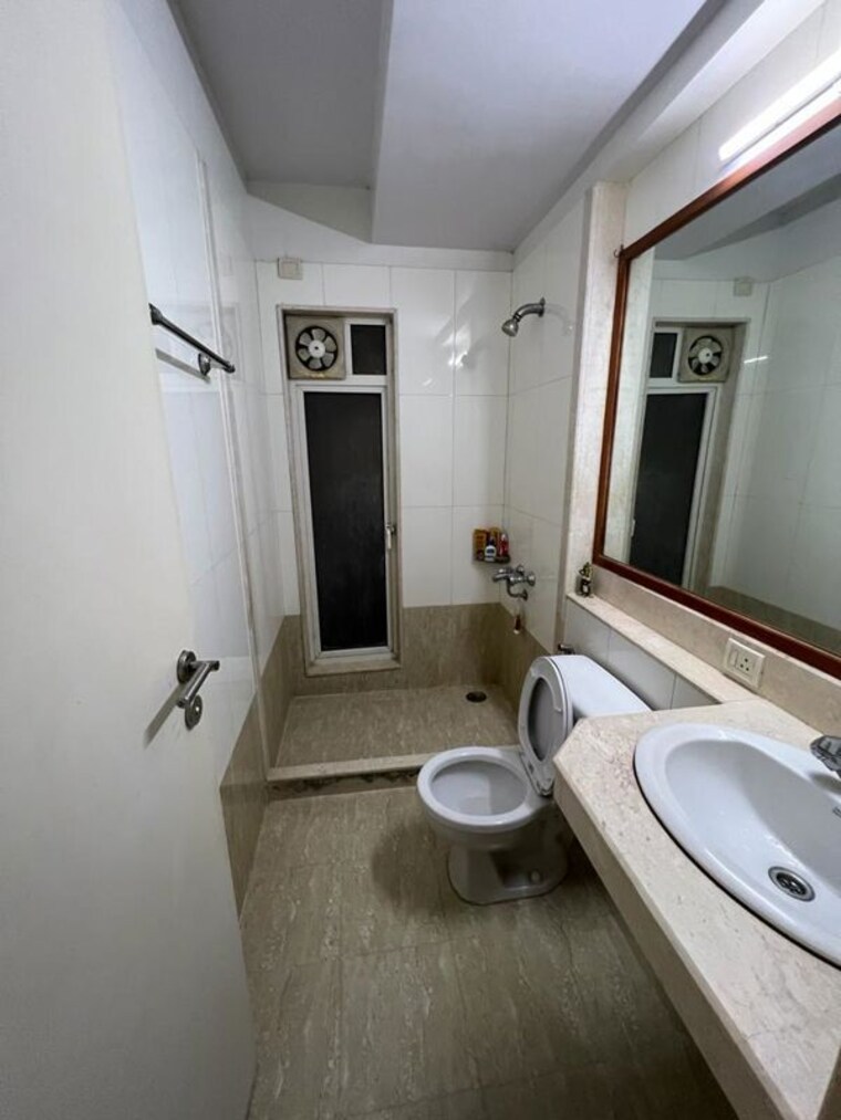 Bathroom, hiranandani-casa-blanca 3 Bedroom 1300 Sq.Ft. Apartment In Ghodbunder Road Thane 10649087
