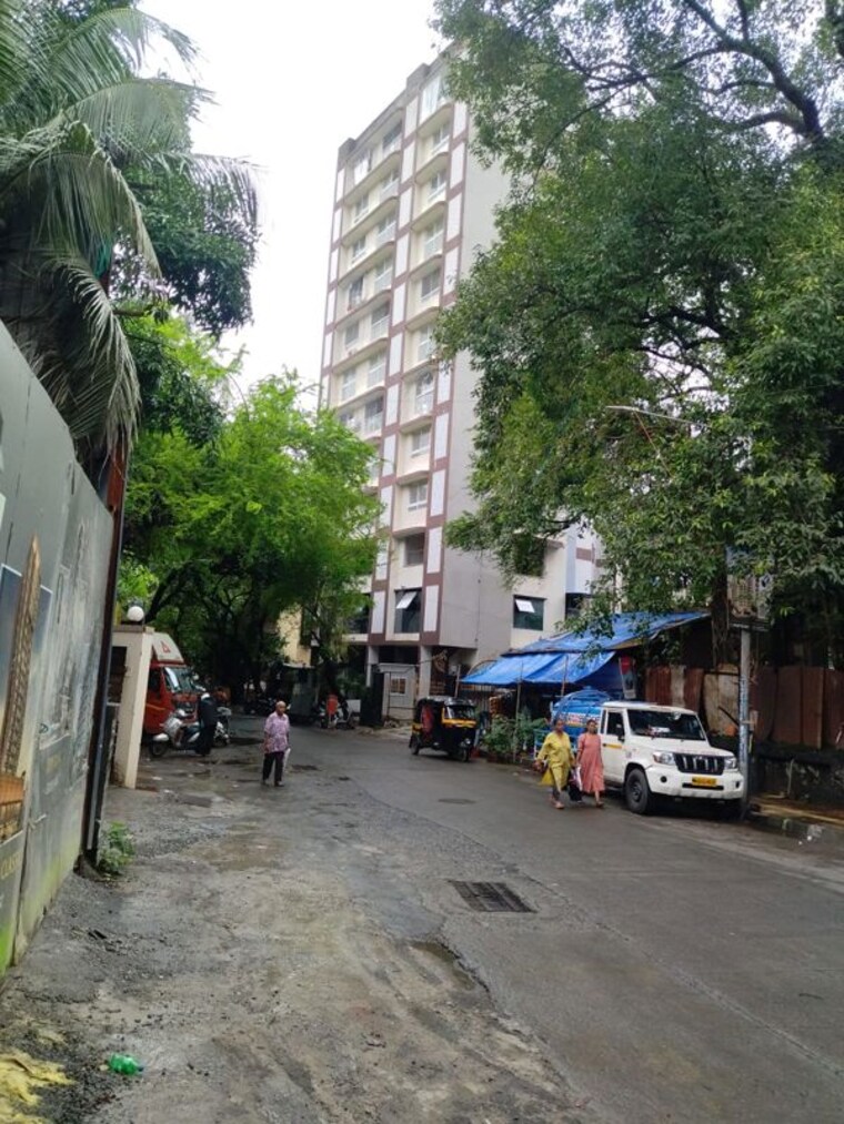 Parking, shamik-marvel 2 Bedroom 700 Sq.Ft. Apartment In Vile Parle East Mumbai 10649101