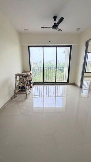Room in 2 BHK Apartment at Shamik Marvel, Vile Parle East – for Rent