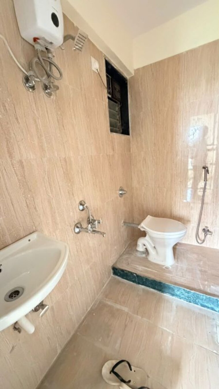Bathroom, shamik-marvel 2 Bedroom 700 Sq.Ft. Apartment In Vile Parle East Mumbai 10649101
