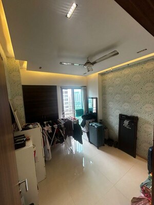 Team Area in 2 BHK Apartment at Kalpataru Sunrise Grande, Kolshet Road – for Rent