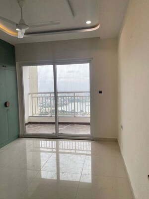 Room in 3 BHK Apartment at Candeur Crescent, Serilingampally – for Rent