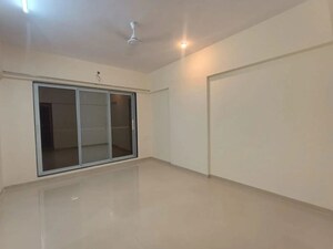 Room in 2 BHK Apartment at Majestic Avighna, Chembur – for Rent