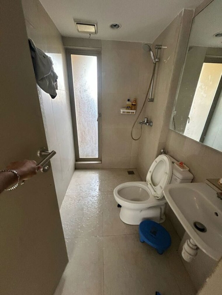 Bathroom, hiranandani-estate-jasper 2 Bedroom 750 Sq.Ft. Apartment In Ghodbunder Road Thane 10649123