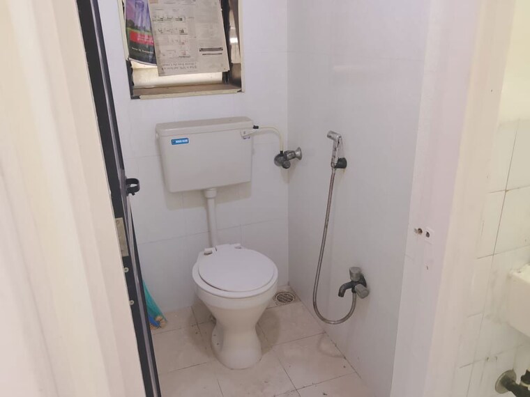 Bathroom, accord-chs 1 Bedroom 650 Sq.Ft. Apartment In Andheri East Mumbai 10649115