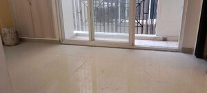 Room in 2 BHK Apartment at Amrapali Verona Heights, Tech Zone 4 Greater Noida – for Rent