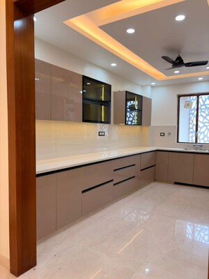 Kitchen in 3 BHK Builder Floor at BPTP District 3, Sector 85 – for Sale