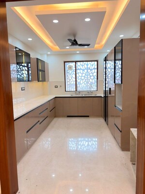 Kitchen in 3 BHK Builder Floor at BPTP District 3, Sector 85 – for Sale