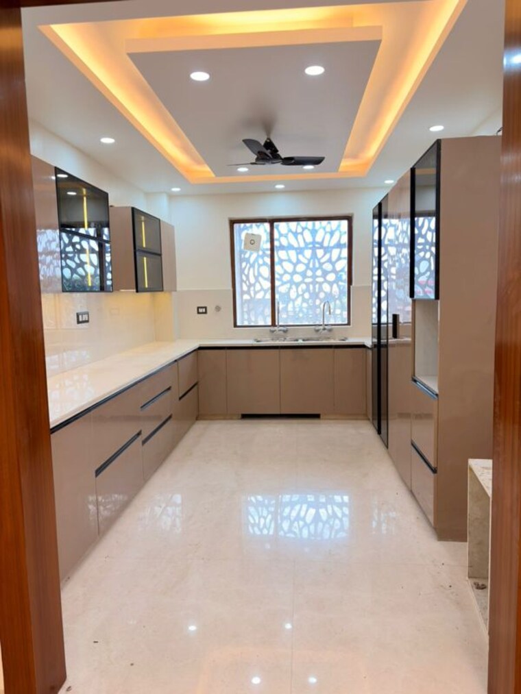Kitchen, bptp-district-3 3 Bedroom 250 Sq.Yd. Builder Floor In Sector 85 Faridabad 10649146
