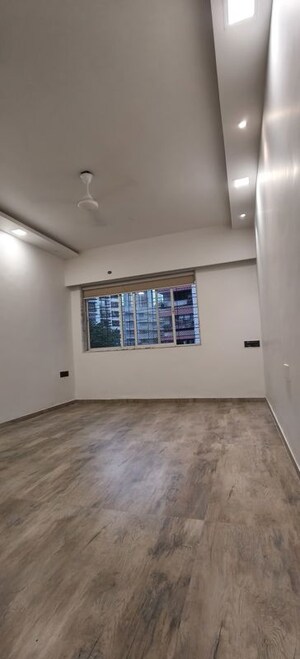 Room in 2 BHK Apartment at Indra Darshan Apartment, Andheri West – for Rent