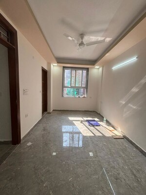 Room in 1 BHK Builder Floor at Saket – for Rent