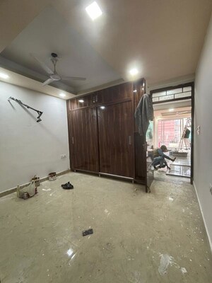 Room in 1 BHK Builder Floor at Saket – for Rent