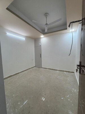 Room in 1 BHK Builder Floor at Saket – for Rent