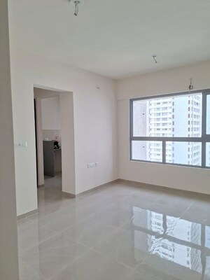 Room in 1.5 BHK Apartment at Piramal Vaikunth, Balkum Pada – for Rent
