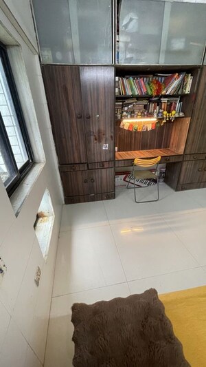 Room in  Pg at Evershine Nagar – for Rent