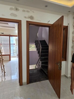 Room in 3 BHK Builder Floor at Divya Angels, Indrapuram – for Rent