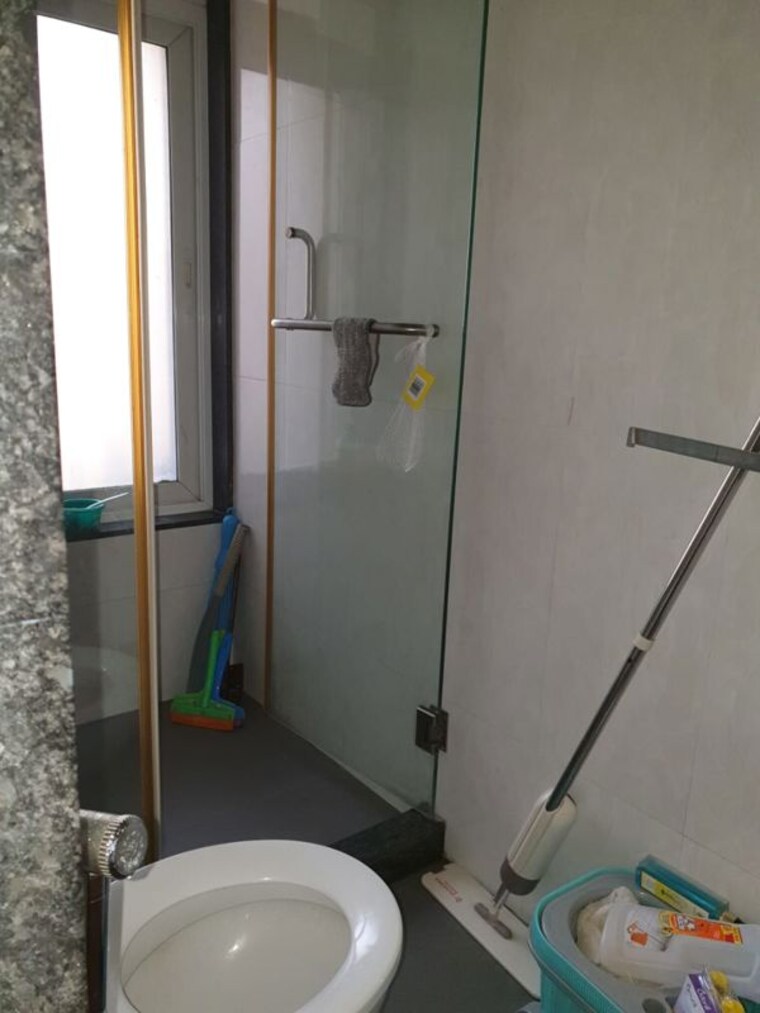 Bathroom, forishna-nav-chetna 2 Bedroom 725 Sq.Ft. Apartment In Santacruz West Mumbai 10649136