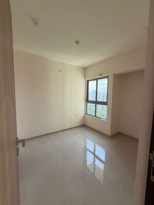 Room in 1 BHK Apartment at Piramal Vaikunth, Balkum Pada – for Rent