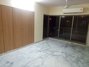 2 BHK Apartment For Rent in Manohar Apartment, Bandra West