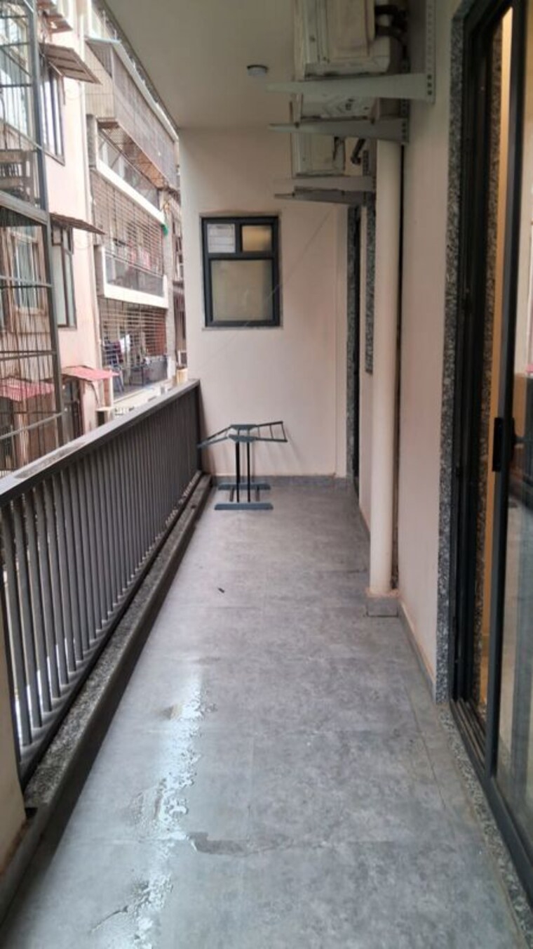 Balcony, dlf-city-gurgaon 2 Bedroom 1100 Sq.Ft. Builder Floor In Sector 27 Gurgaon 10649268