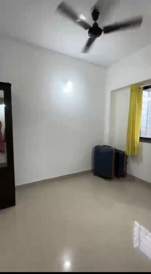 Room in 1 BHK Apartment at Swajan CHS Goregaon, Goregaon West – for Rent