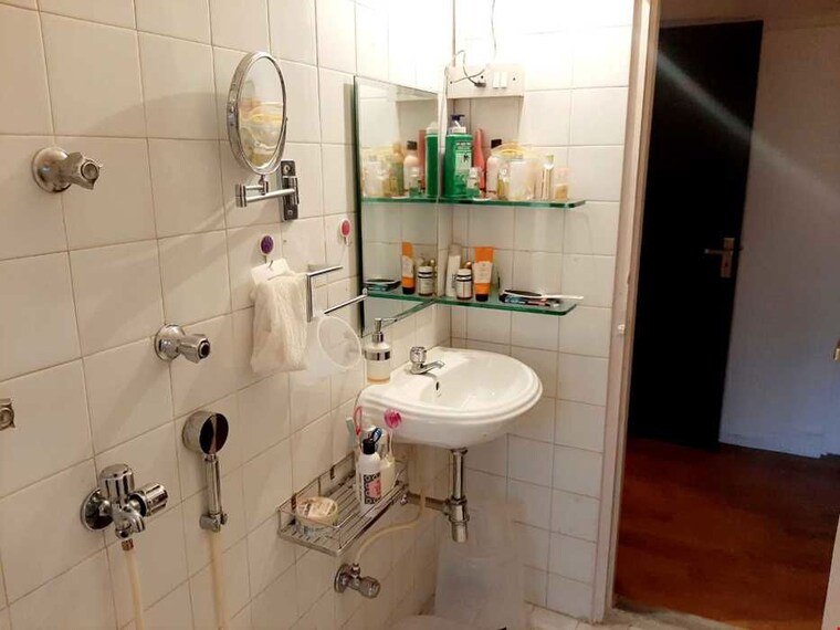 Bathroom, nagpal-flushel 2 Bedroom 837 Sq.Ft. Apartment In Bandra West Mumbai 10649251