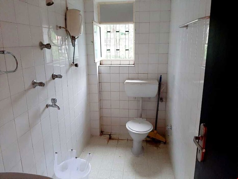 Bathroom, nagpal-flushel 2 Bedroom 837 Sq.Ft. Apartment In Bandra West Mumbai 10649251