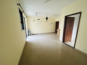 Room in 2 BHK Apartment at Unitech The Residences Gurgaon, Sector 33 – for Rent