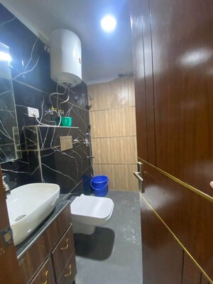 Team Area in 1 BHK Builder Floor at Saket – for Rent
