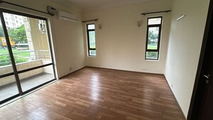 Room in 2 BHK Apartment at Unitech Fresco, Sector 50 – for Rent