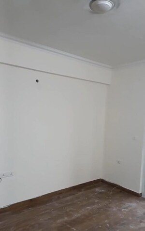 Room in 3 BHK Apartment at ATS Golf Meadows, Central Derabassi – for Rent