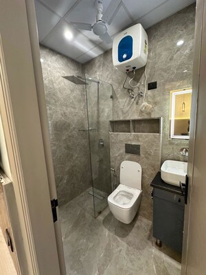 Bathroom in 1 BHK Builder Floor at Sector 43 – for Rent