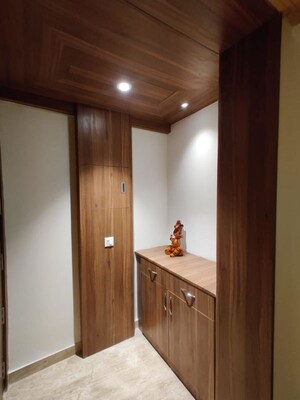 Room in 4 BHK Builder Floor at Vipul World Floors, Sector 48 – for Rent