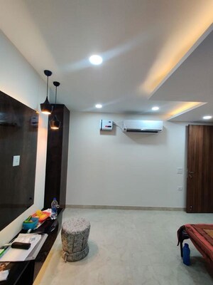 Furnished Amenities in 4 BHK Builder Floor at Vipul World Floors, Sector 48 – for Rent