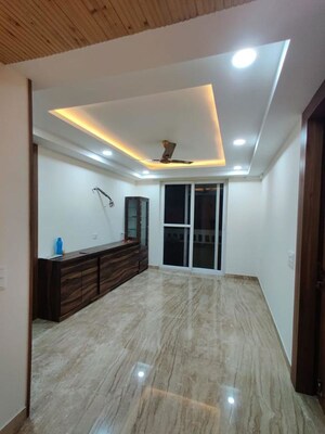 Bedroom in 4 BHK Builder Floor at Vipul World Floors, Sector 48 – for Rent