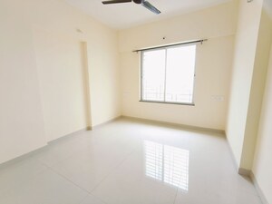 Room in 2 BHK Apartment at Vertical Alcinia, Mohammadwadi – for Rent