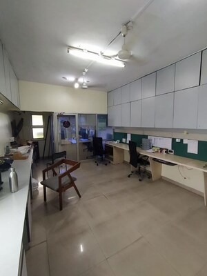 Team Area in 2 BHK Apartment at Swami Apartment, Sadashiv Peth – for Sale