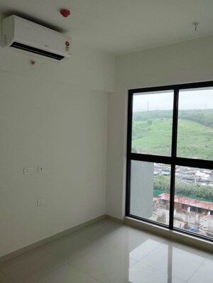 Room in 3 BHK Apartment at Lodha Woods, Kandivali East – for Sale