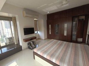 Bedroom in 3 BHK Apartment at Shree Krishna Heights Malad, Malad East – for Rent