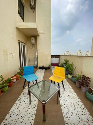 Team Area in 3 BHK Apartment at Unitech Fresco, Sector 50 – for Rent