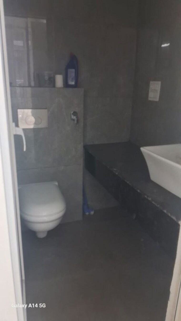 Bathroom, motiaz-royal-citi 3 Bedroom 1740 Sq.Ft. Apartment In Ambala Highway Zirakpur 10649416