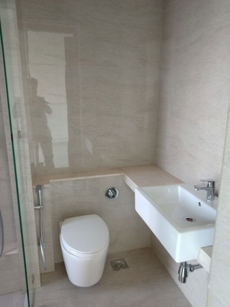 Bathroom, sheth-auris-serenity-tower-1 3 Bedroom 2000 Sq.Ft. Apartment In Malad West Mumbai 10649437