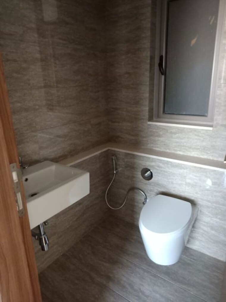 Bathroom, sheth-auris-serenity-tower-1 3 Bedroom 2000 Sq.Ft. Apartment In Malad West Mumbai 10649437