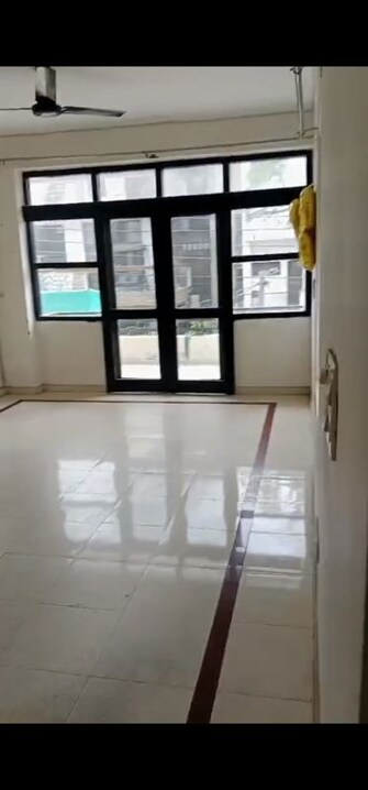 4 BHK +  200 Sq.Ft. Villa in RWA Apartments Sector 30