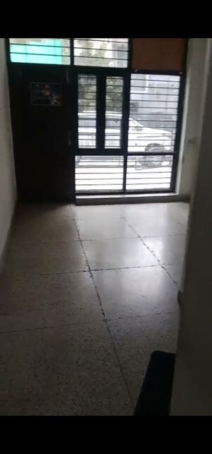 Room in 4 BHK Villa at RWA Apartments Sector 30, Sector 30 – for Rent